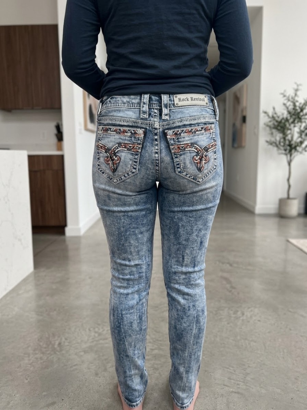 Rock Revival Women's Acid Wash Skinny Jeans with Embroidered Pockets size 27